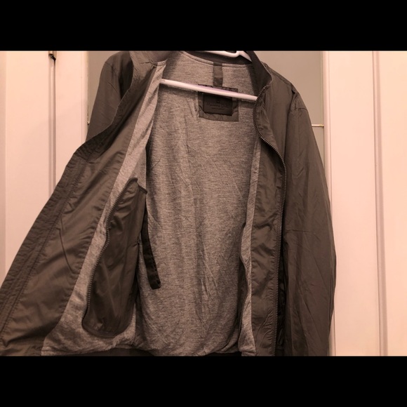 Men’s New Mossimo Dutti Packable Jacket - Picture 5 of 8